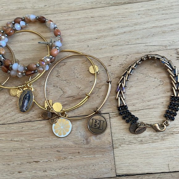 6 Alex and Ani gold bracelets - Picture 3 of 3